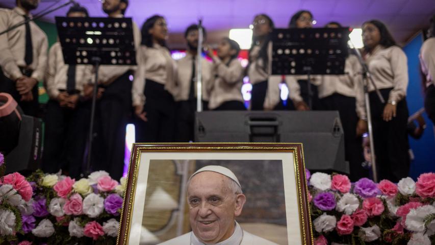 Los principales líderes latinoamericanos han expresado su pésame por la muerte del Papa Francisco, fallecido este mismo lunes en su residencia del Vaticano a los 88 años.