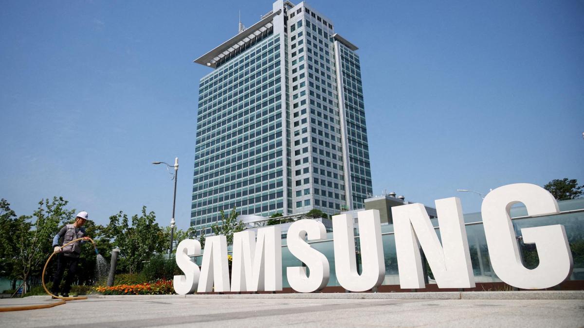Samsung inicia producción en masa de chips de memoria de última generación para impulsar IA