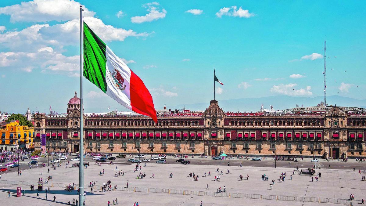 En el 2026 la economía mexicana crecerá 0.9%; este año lo haría en 0.3%: IIF