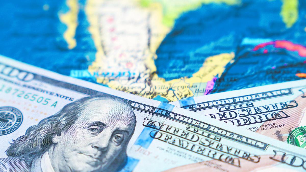 México sufrió un déficit de 8,200 millones de dólares o 0.4% del PIB en su cuenta corriente de 2025