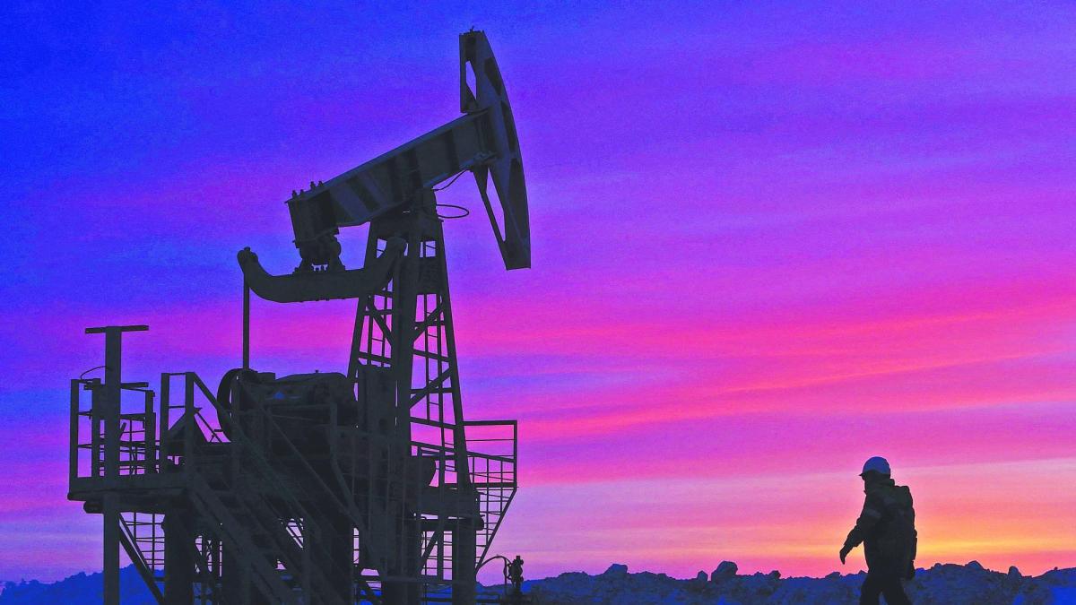 Precios del petróleo cierran al alza ante incertidumbre por el diálogo entre EU e Irán