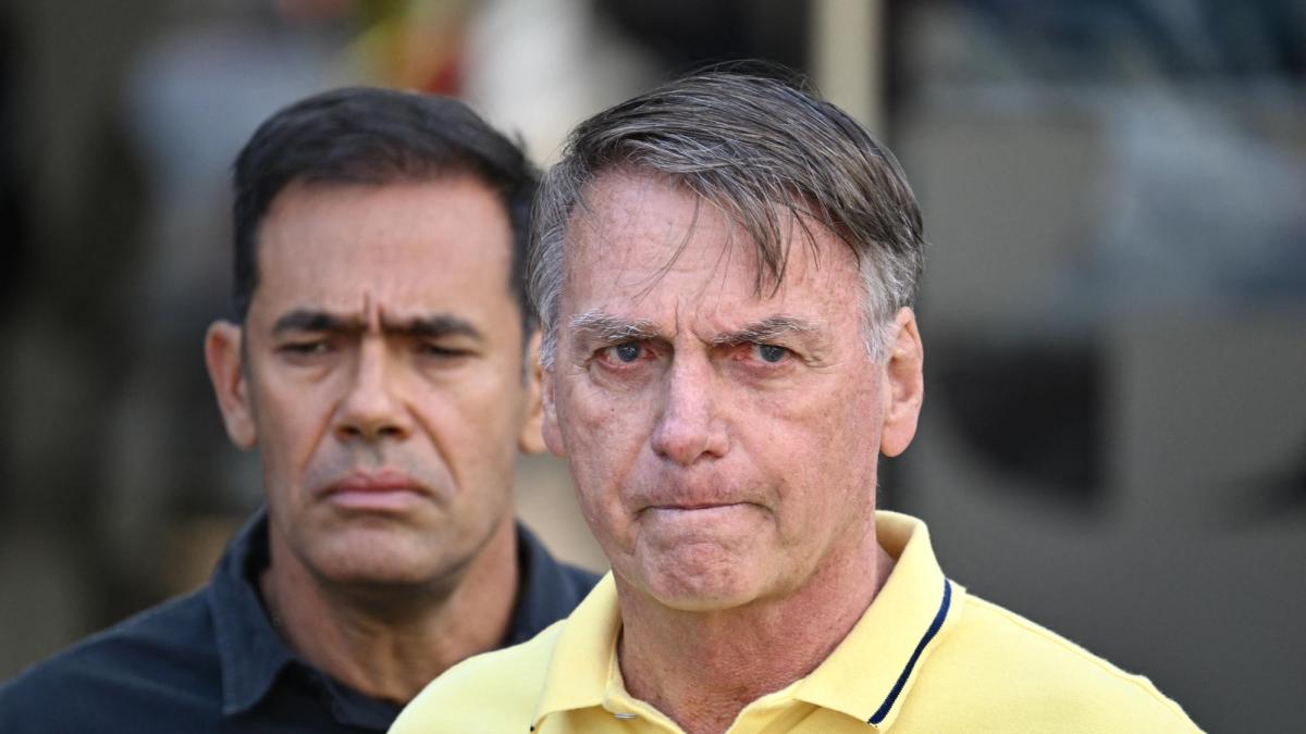 Policía de Brasil investiga a diputados aliados de Bolsonaro por sospecha de malversación de fondos