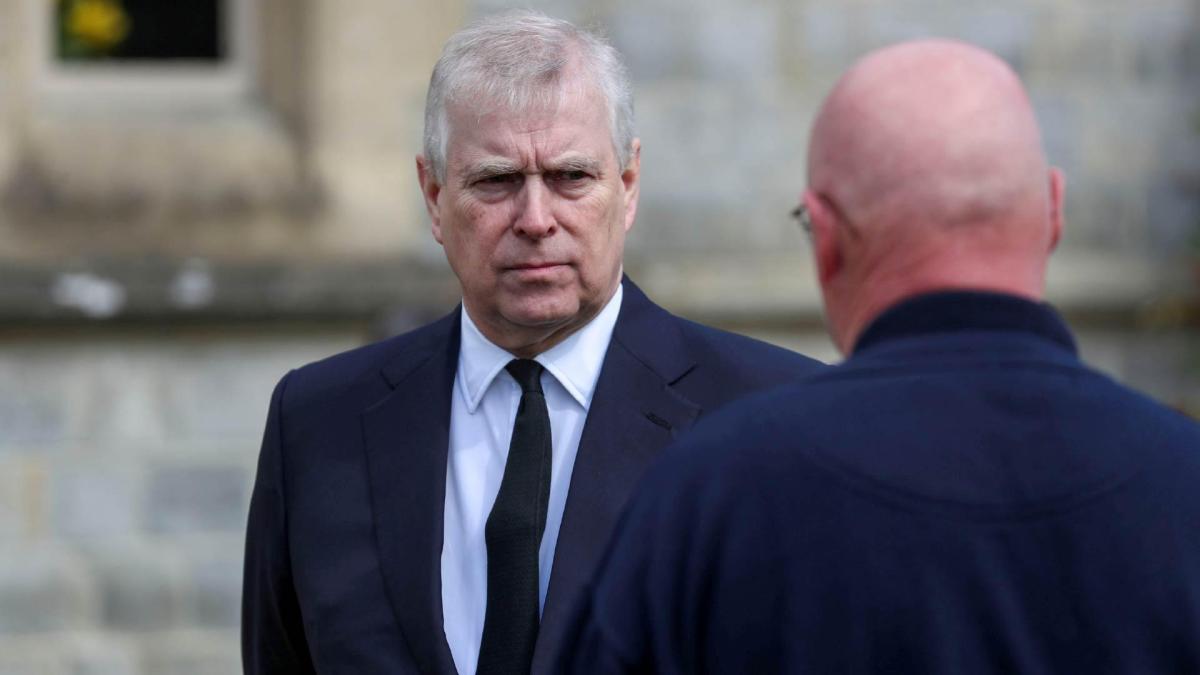 Carlos III expresa preocupación por nuevo escándalo que vincula a Andrés con Epstein