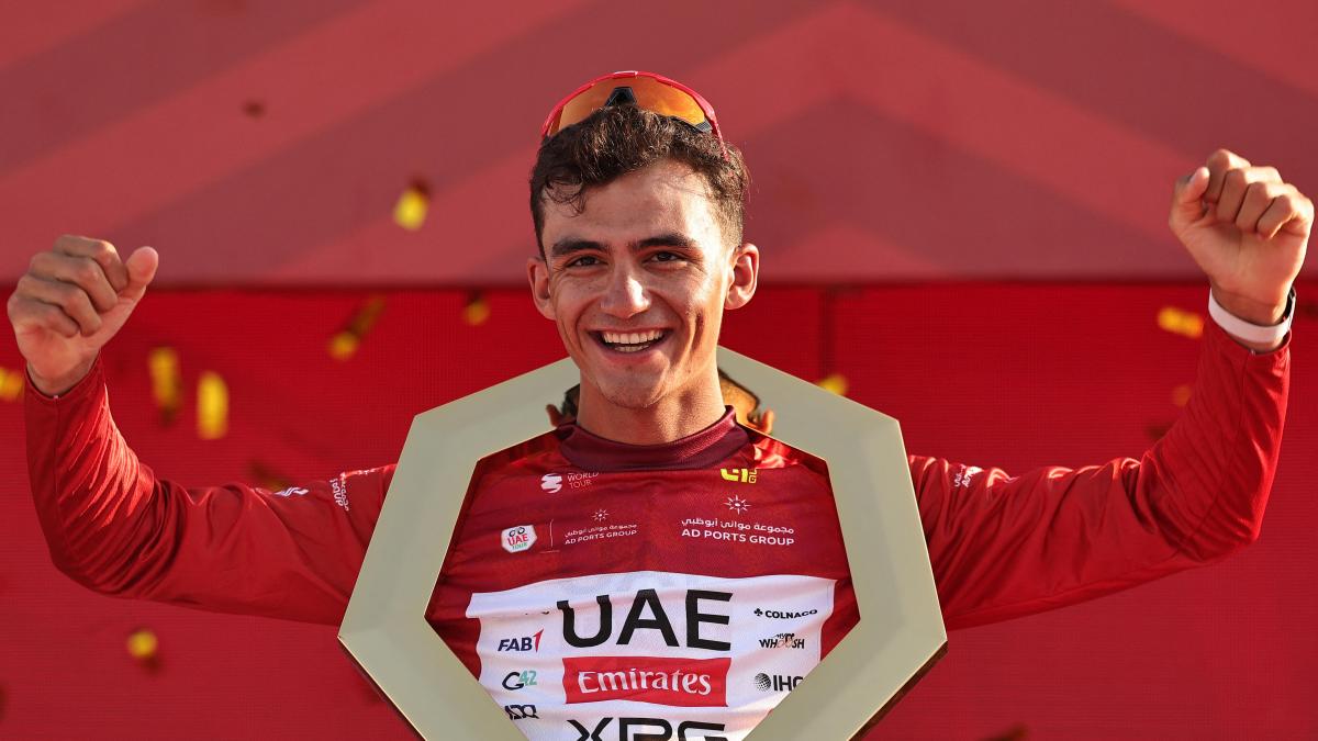 Isaac del Toro gana el Tour de los Emiratos Árabes Unidos