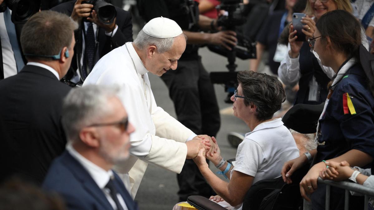 León XIV afirma en Lourdes que es "imposible" considerar la eutanasia como algo "normal"