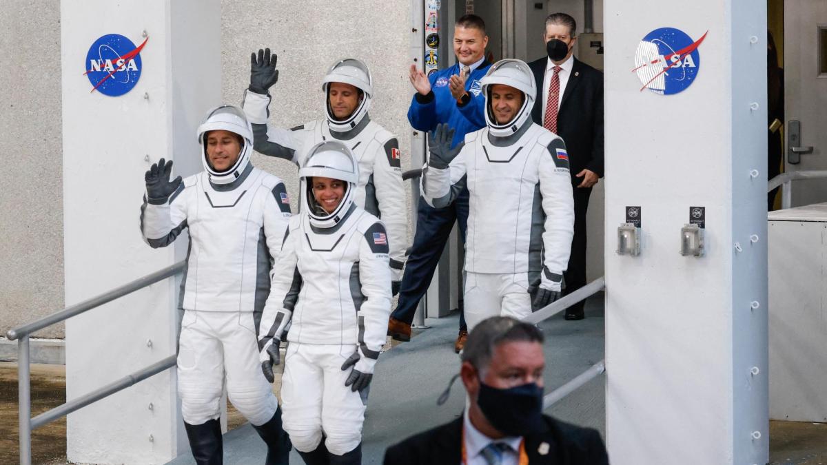 Llegan cuatro nuevos tripulantes a la Estación Espacial Internacional