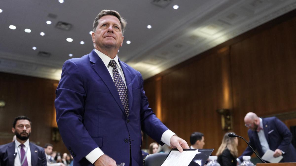 Trump crea división para gestionar "Superinteligencia"; confirma a Jay Clayton como zar de la IA
