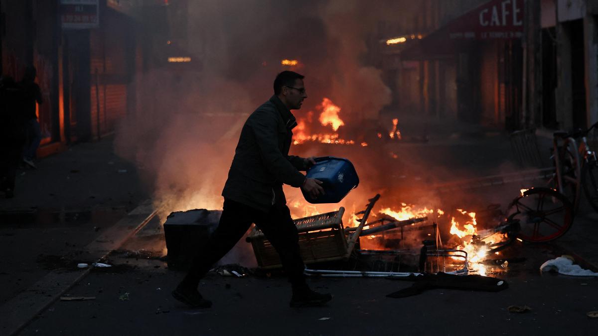 Francia anuncia "toques de queda" para frenar disturbios y saqueos