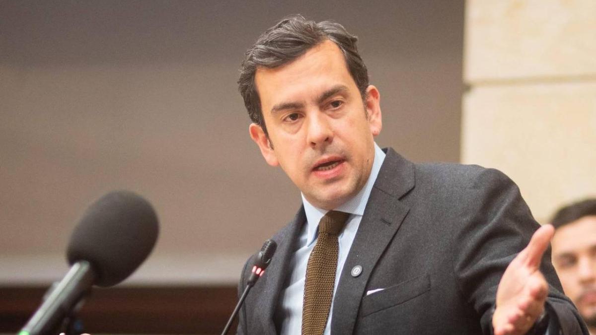 Rodrigo Lara dimite como ministro del Interior de Colombia a dos meses de asumir el cargo