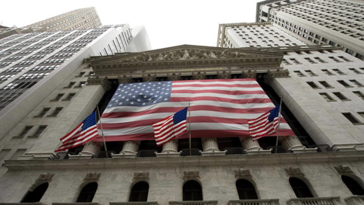 Wall Street cierra mixto; Oracle se desploma casi 11%