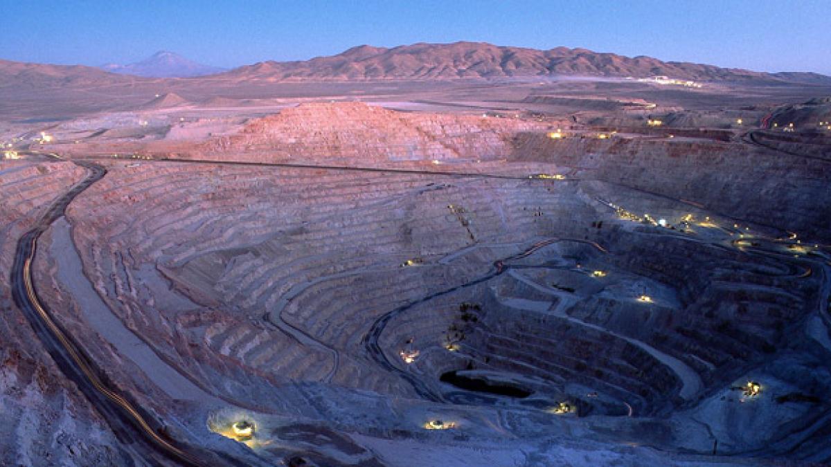 Incentivos de Milei atraen a mineras BHP y Lundin en Argentina