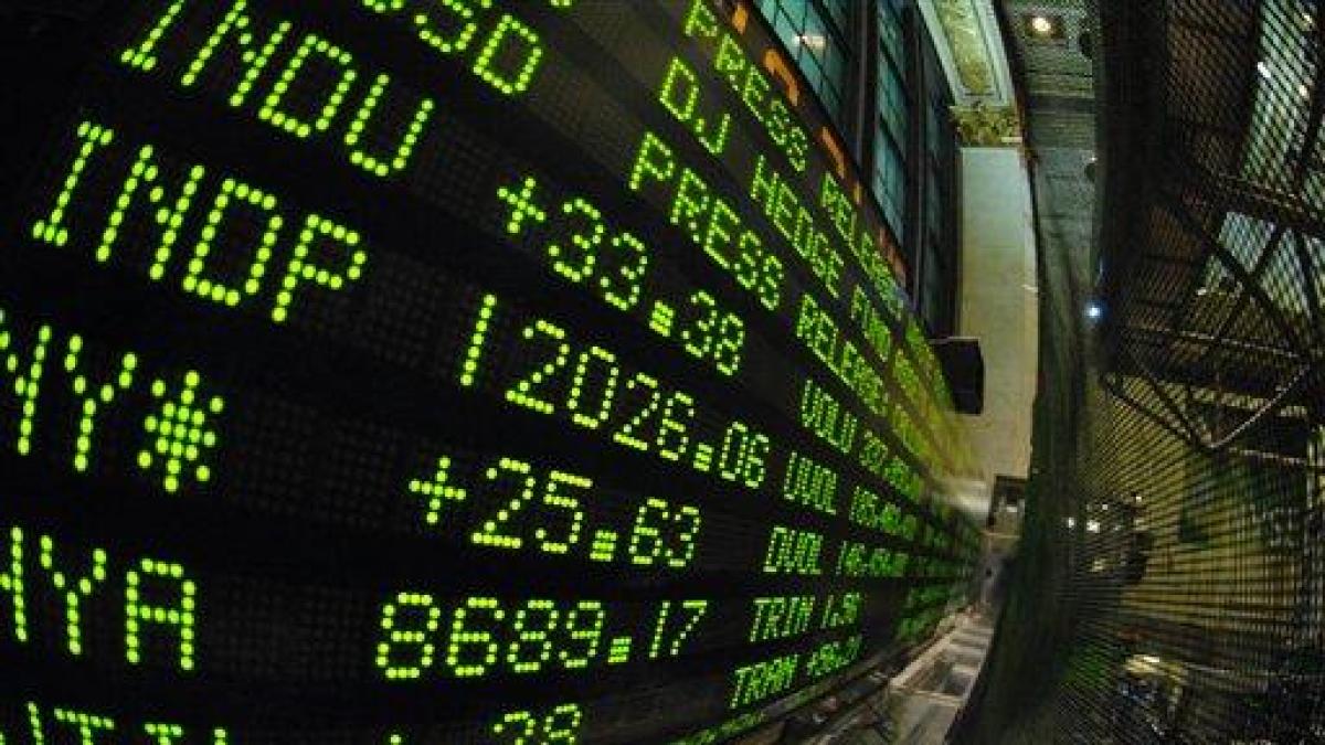 Mercados de Colombia caen tras encuesta que da victoria a la izquierda en elecciones presidenciales