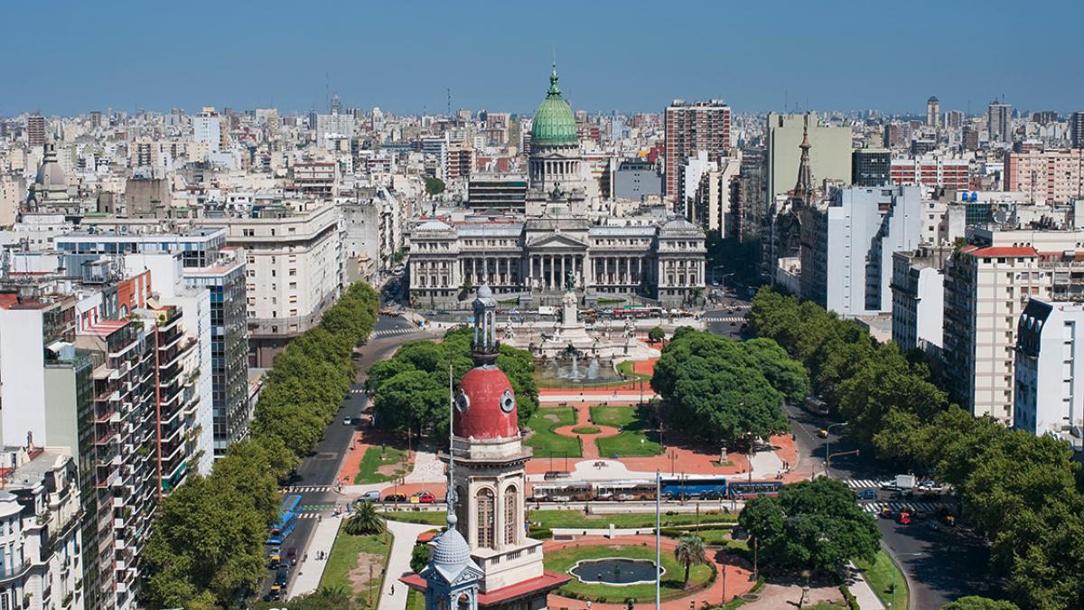 Moody's eleva la calificación de Argentina a "B3" con perspectiva "positiva"