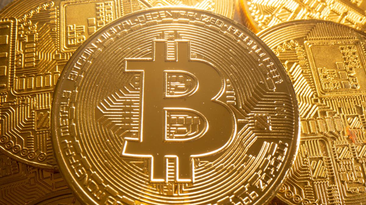 Cuba aprueba servicios de criptomonedas; requiere una licencia del Banco  Central