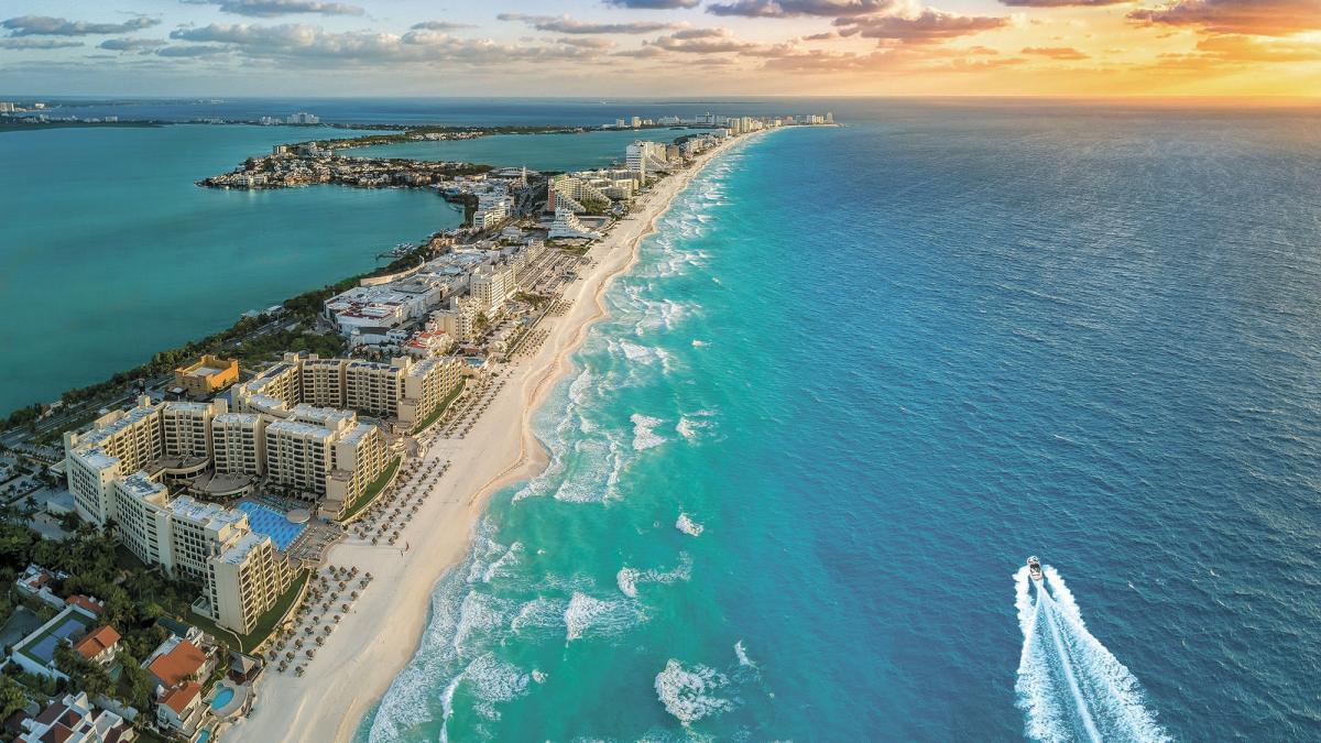 Cancún capta casi la mitad del turismo extranjero que visita México