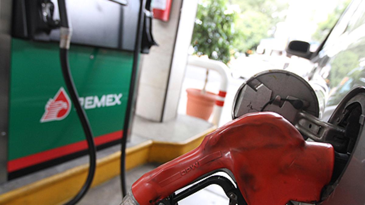 ¿Año Nuevo con gasolinazo? Automovilistas pagarán hasta 10 pesos más de IEPS por llenar su tanque en 2026