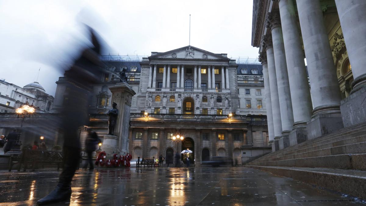 El Banco de Inglaterra mantiene su tasa de interés tras cerrada votación; da señales de futuros recortes