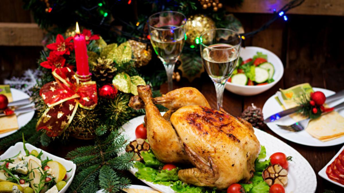 Cena de Navidad costará 27% más cara a mexicanos en 2025; sube el costo del bacalao, pavo y pierna