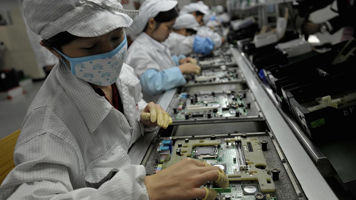 Los pedidos industriales en EU aumentaron más de lo previsto durante marzo