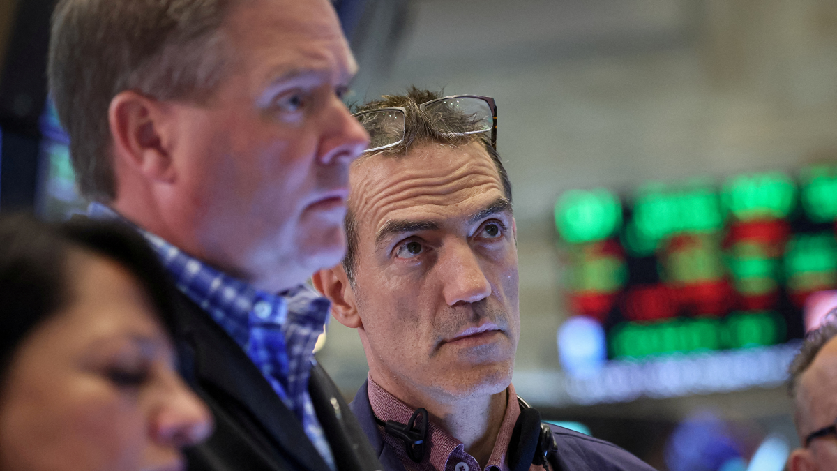 Wall Street recupera terreno; volatilidad se reduce tras dos días de preocupaciones por la guerra