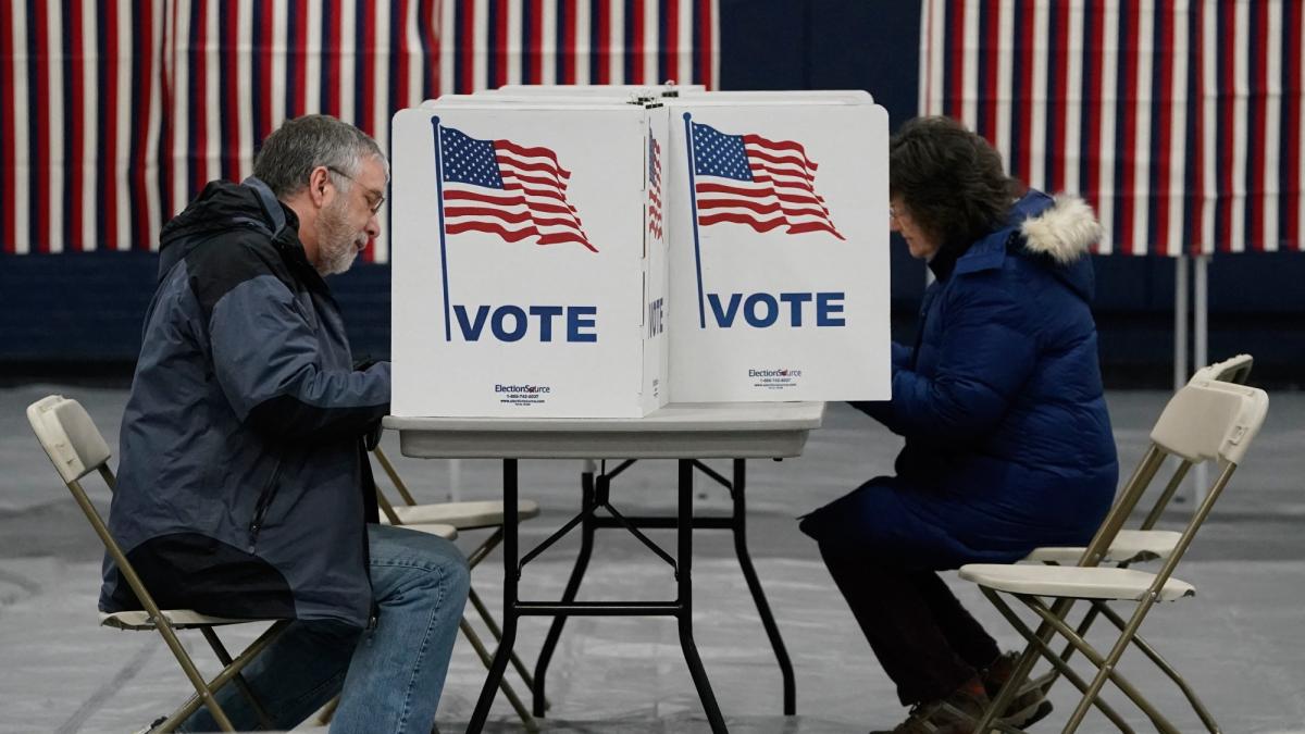 Administración Trump demanda al estado de California por no verificar el padrón de votantes
