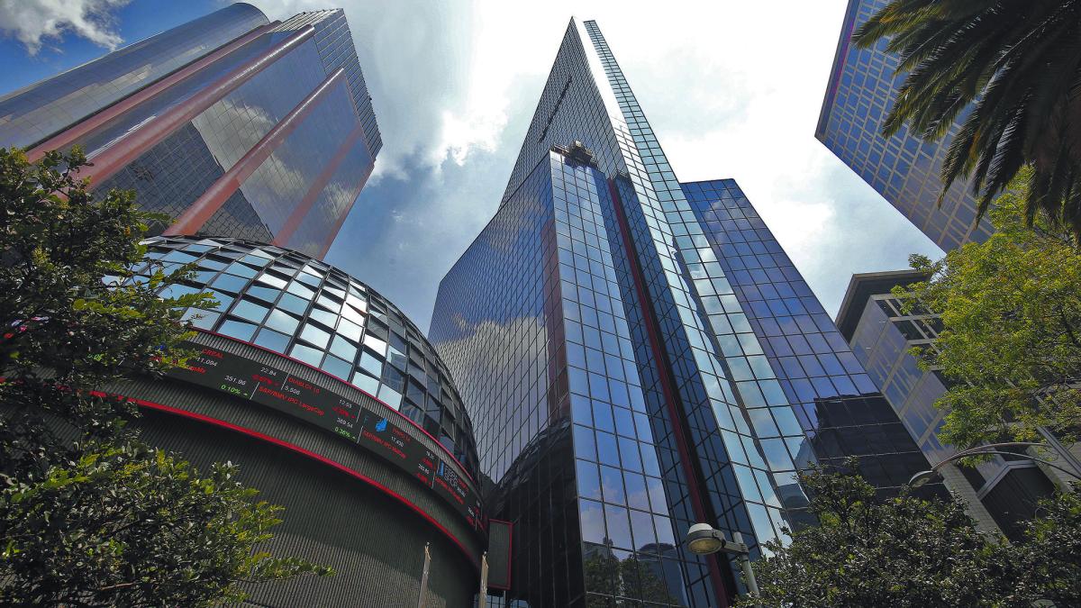 Bolsa mexicana cae por segunda sesión consecutiva; mineras lideran el descenso