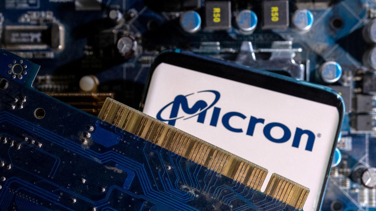 Acciones de Micron caen a medida que planes de gasto eclipsan sólidas ganancias impulsadas por IA