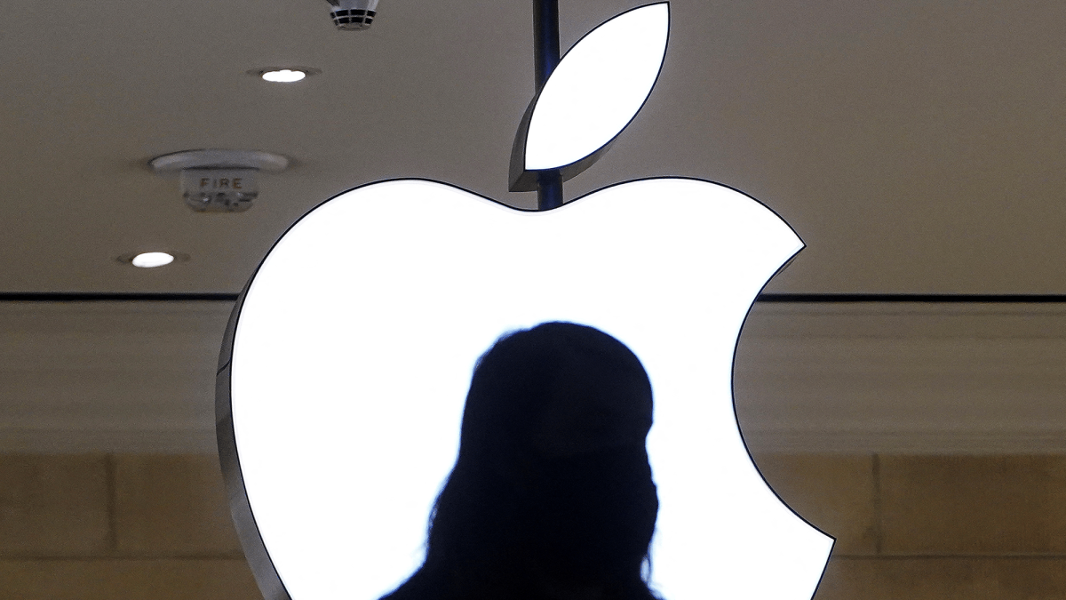 Apple enfrenta demanda colectiva por pagar menos a sus empleadas en  California