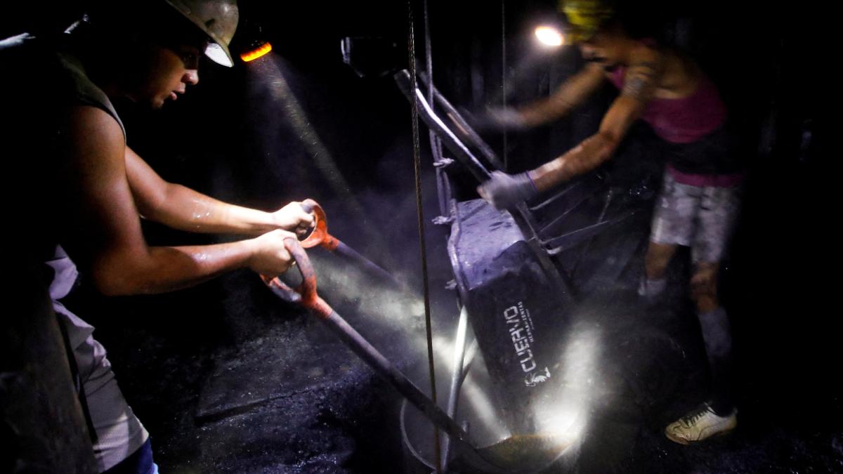 México endurecerá reglas sobre minería del carbón tras la tragedia del Pinabete