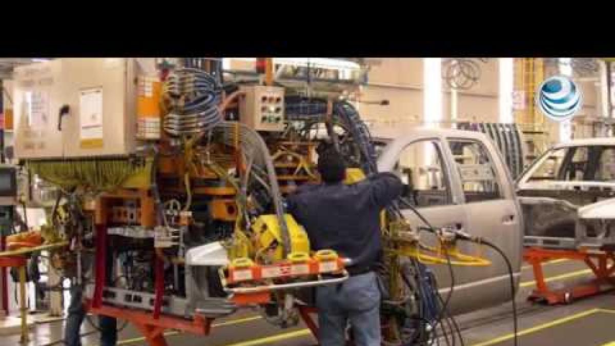 Contratación en el sector privado de EU sorprende con 122,000 empleos