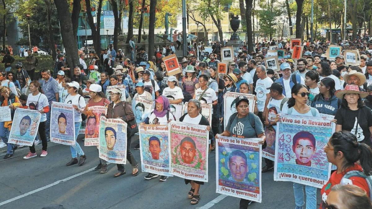 Juez ordena al Ejército entregar documentos ocultos del caso Ayotzinapa