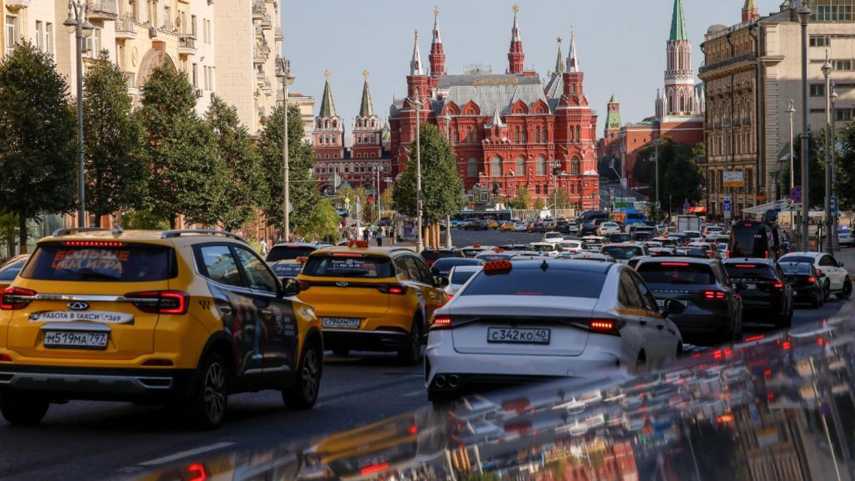 Putin anuncia que la economía rusa se desaceleró a 1% en 2025