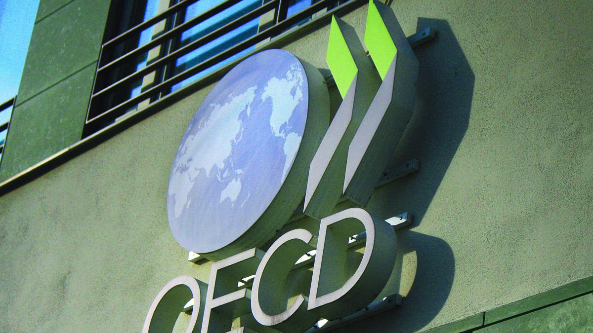La OCDE dice que el impuesto mínimo global ha elevado los ingresos, sin pérdidas de empleo