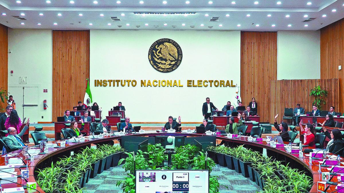 Podrían bajar a siete los consejeros electorales