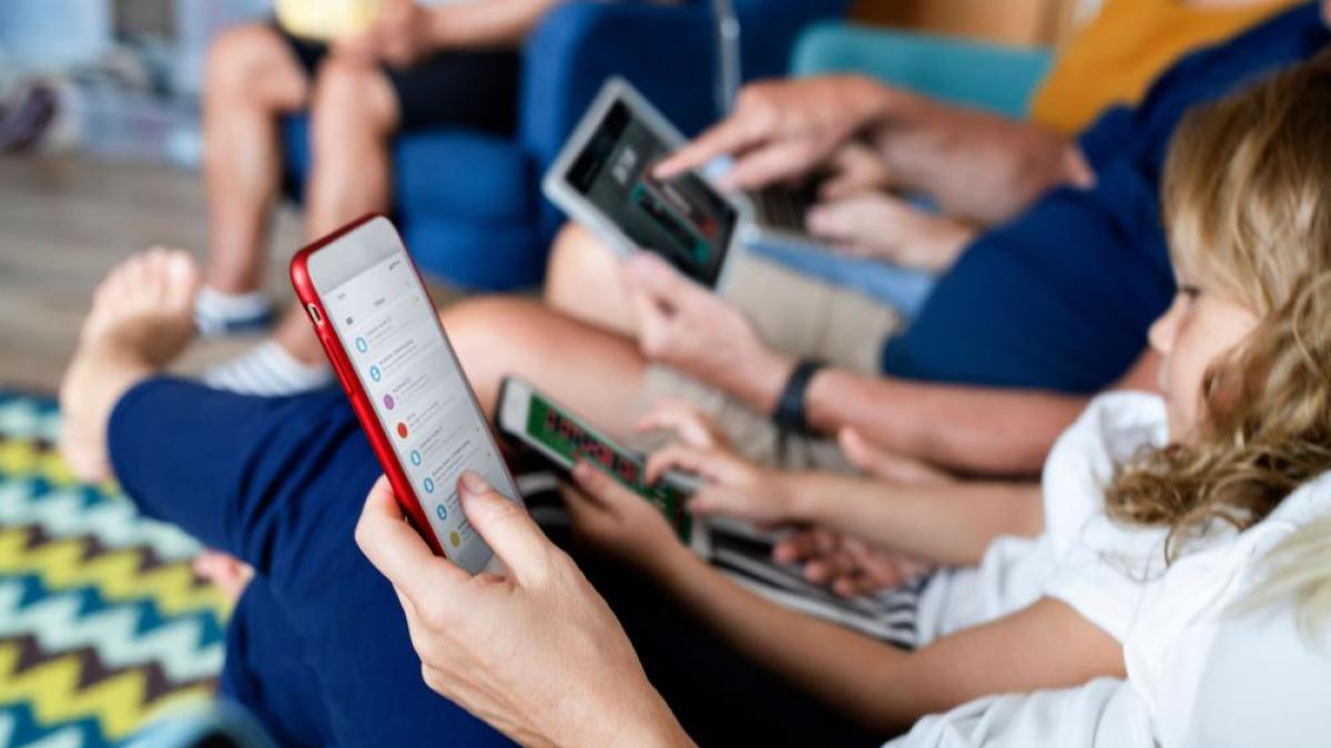 Países y empresas toman medidas para limitar el acceso de los niños a las redes sociales