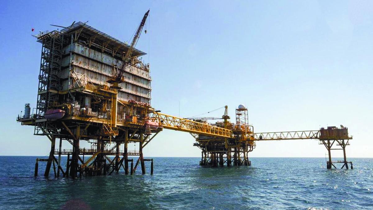 Oil prices continue to rise and reach a two-month high