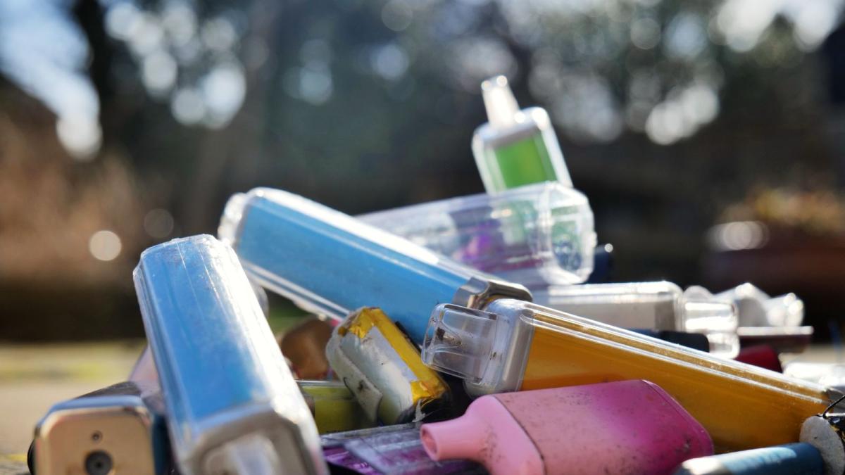 ¿Usas vapeadores? Esto dice la nueva prohibición en México y las multas que se aplican