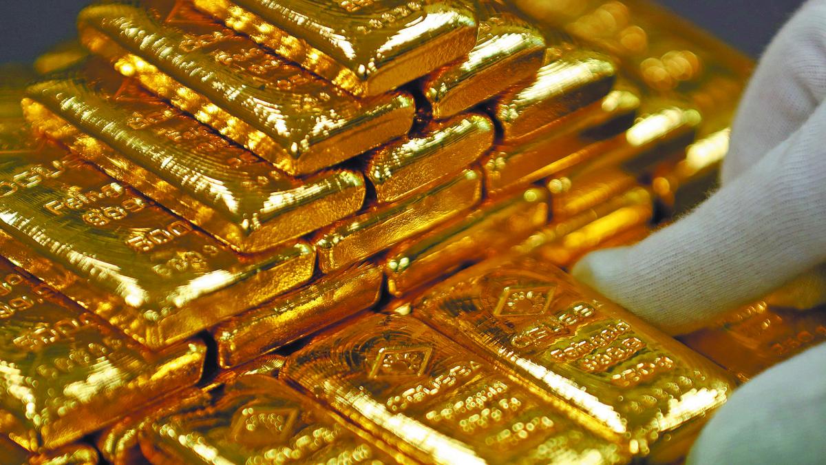 Oro sube a máximo de más de un mes y la plata alcanzó nuevo récord histórico