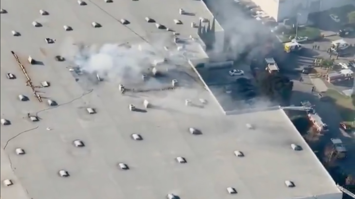 Al menos dos muertos y 18 heridos deja accidente aéreo al sur de California