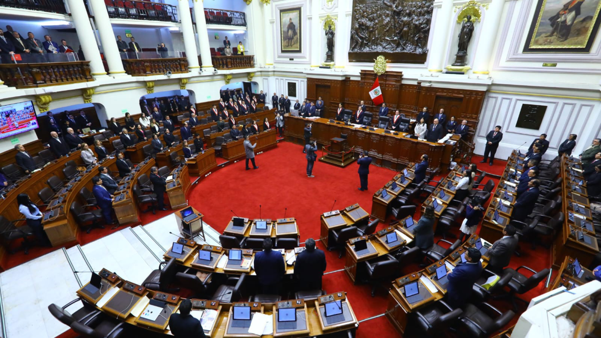 Alva y Balcázar pasan a segunda vuelta de votación del Congreso Perú para elegir presidente interino