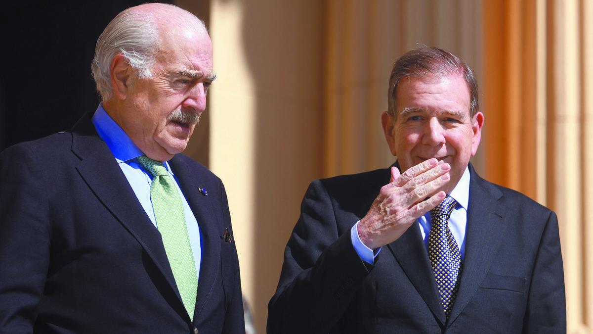 It is a shackle, not a presidential band: Machado