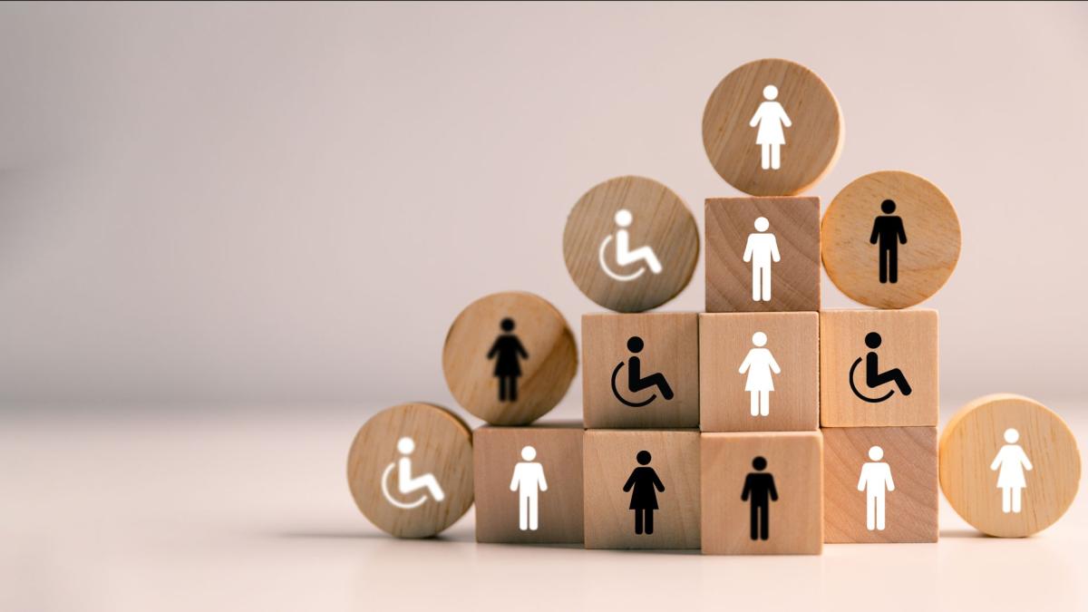 ¿Es obligatorio tener un baño de hombres y otro de mujeres en el trabajo?