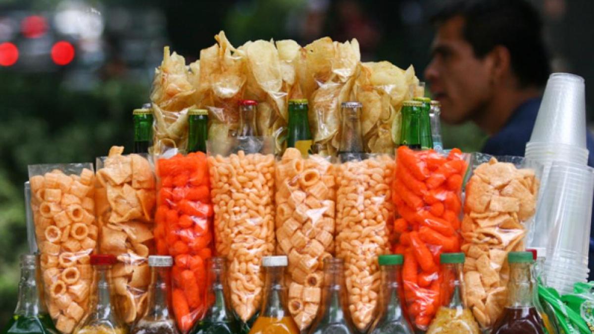 Entra en vigor la prohibición de venta de comida chatarra en las escuelas  en México