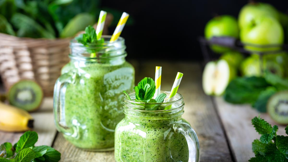 Jugo verde: 3 recetas para desintoxicar, energizar y rejuvenecer tu cuerpo