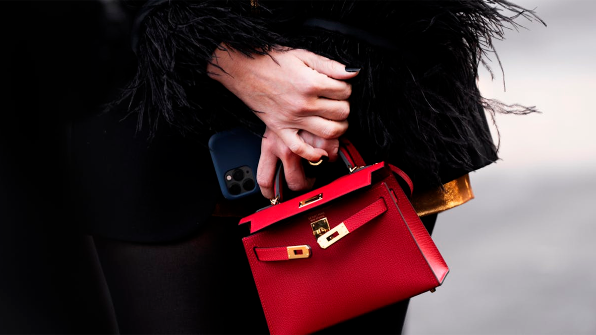 Alberto Aspesi y Dama SpA quedan bajo control judicial italiano por presunta explotación laboral