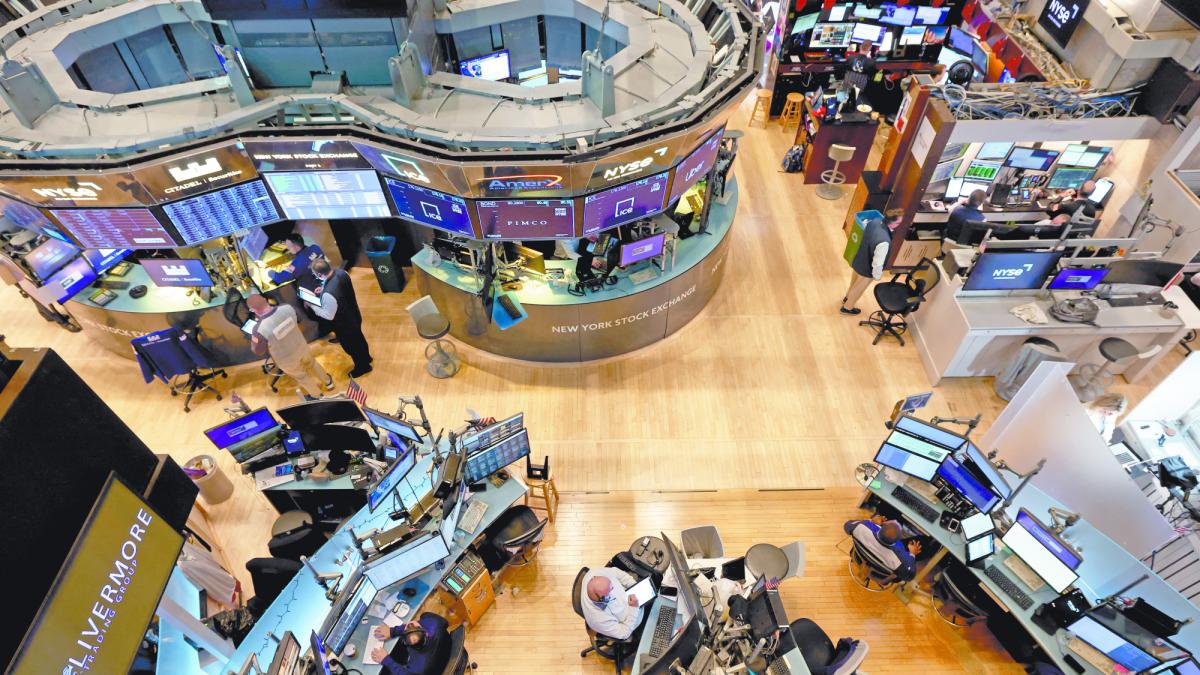 Wall Street cierra mixto ante datos económicos de EU