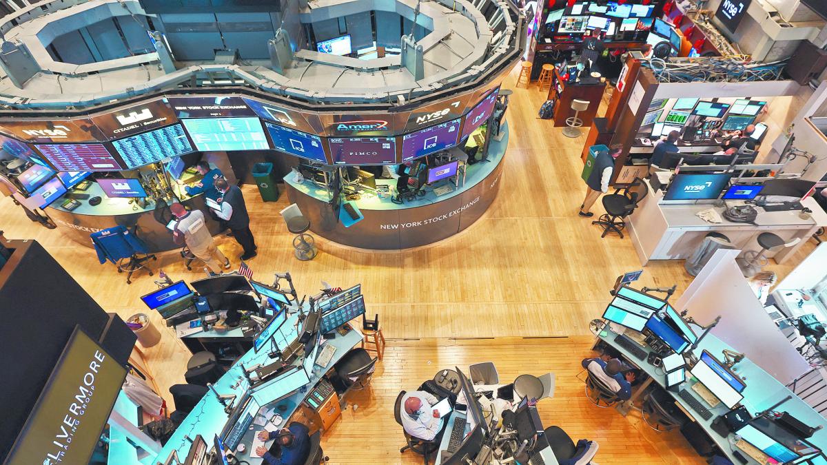 Wall Street sube, el S&P 500 cierra con récord impulsado por acciones tecnológicas