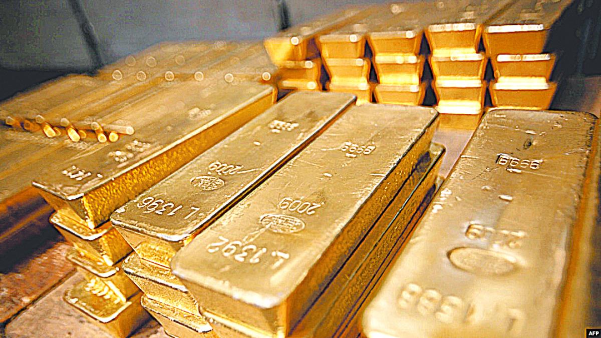 Metales preciosos caen con alza de bonos del Tesoro
