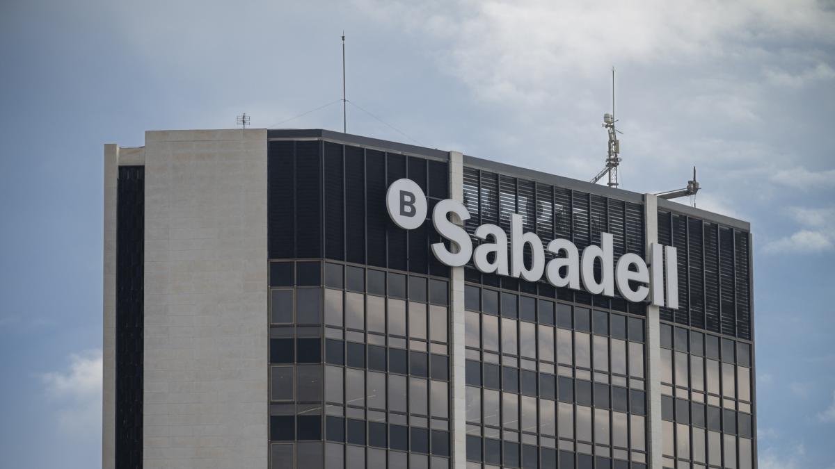 Utilidad de Sabadell México creció 17.8% anual a 1,316 millones de pesos en el 2025
