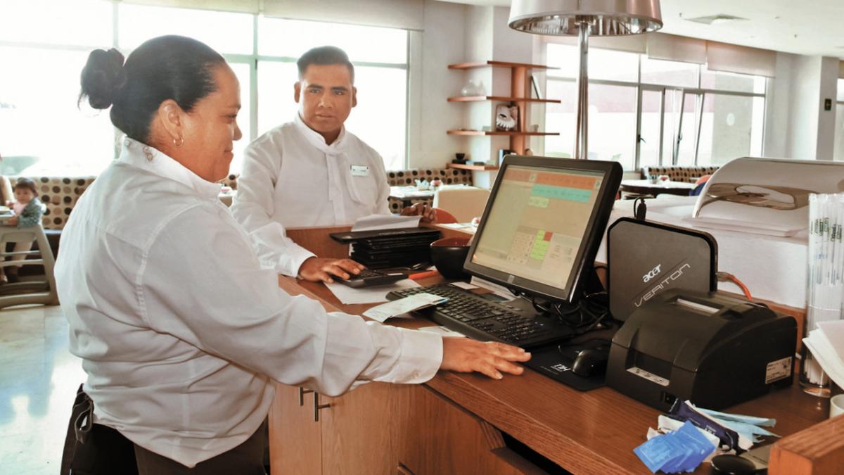 Actividad del sector servicios en Estados Unidos se modera en abril